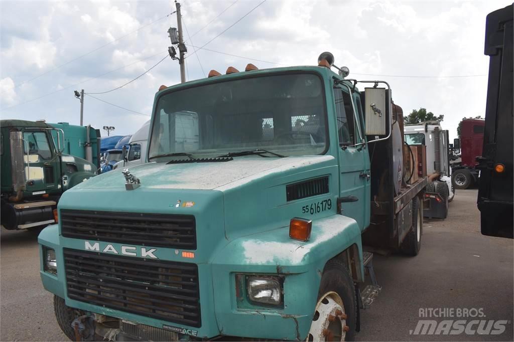 Mack MIDLINER CS200 Tankbilar