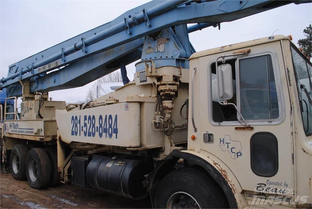 Mack MR686S Cementbil