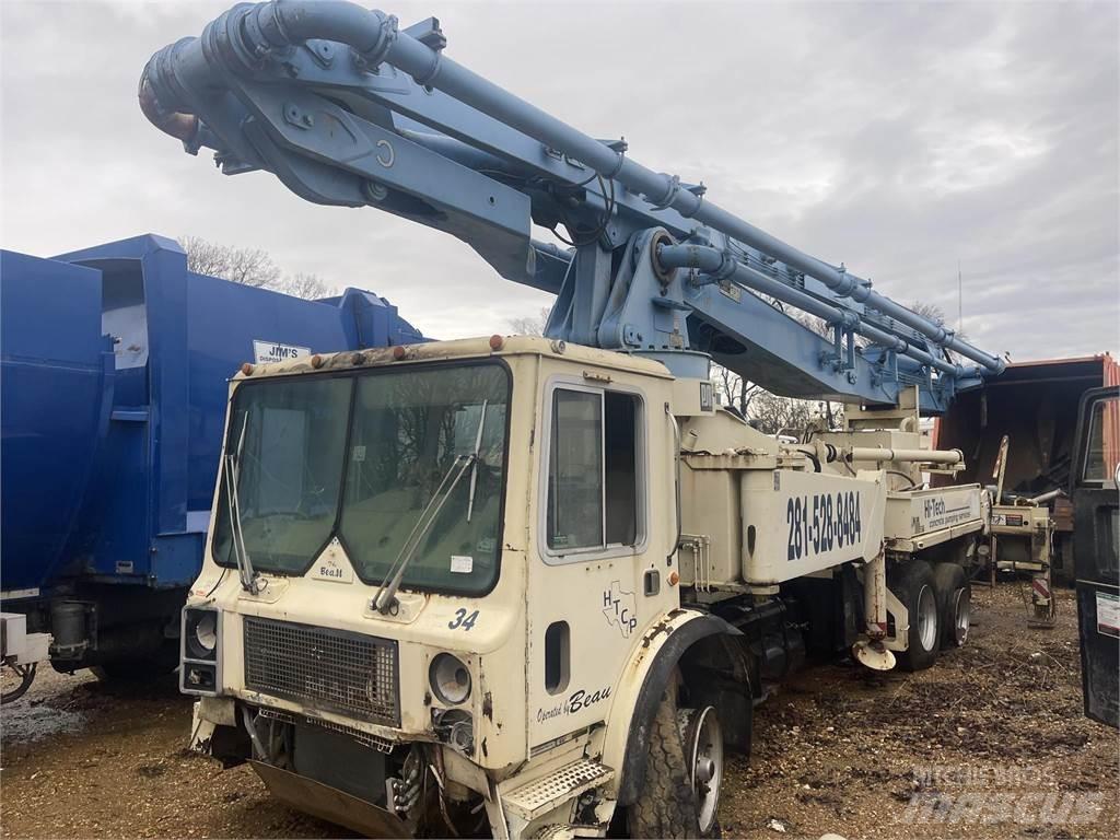 Mack MR686S Cementbil