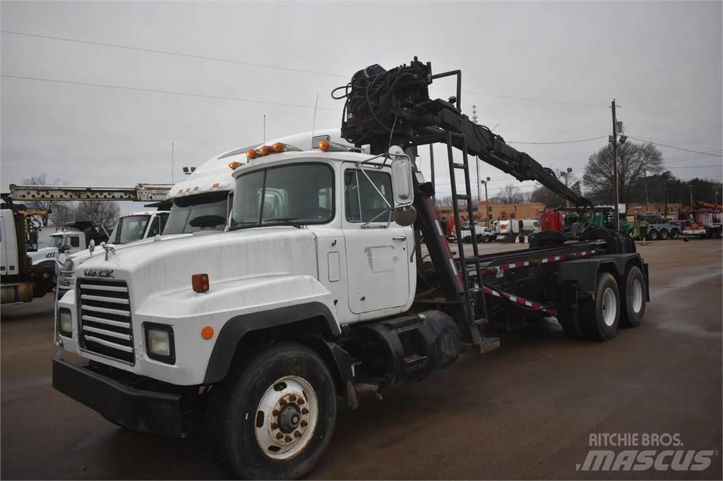 Mack RD688S Kranbilar