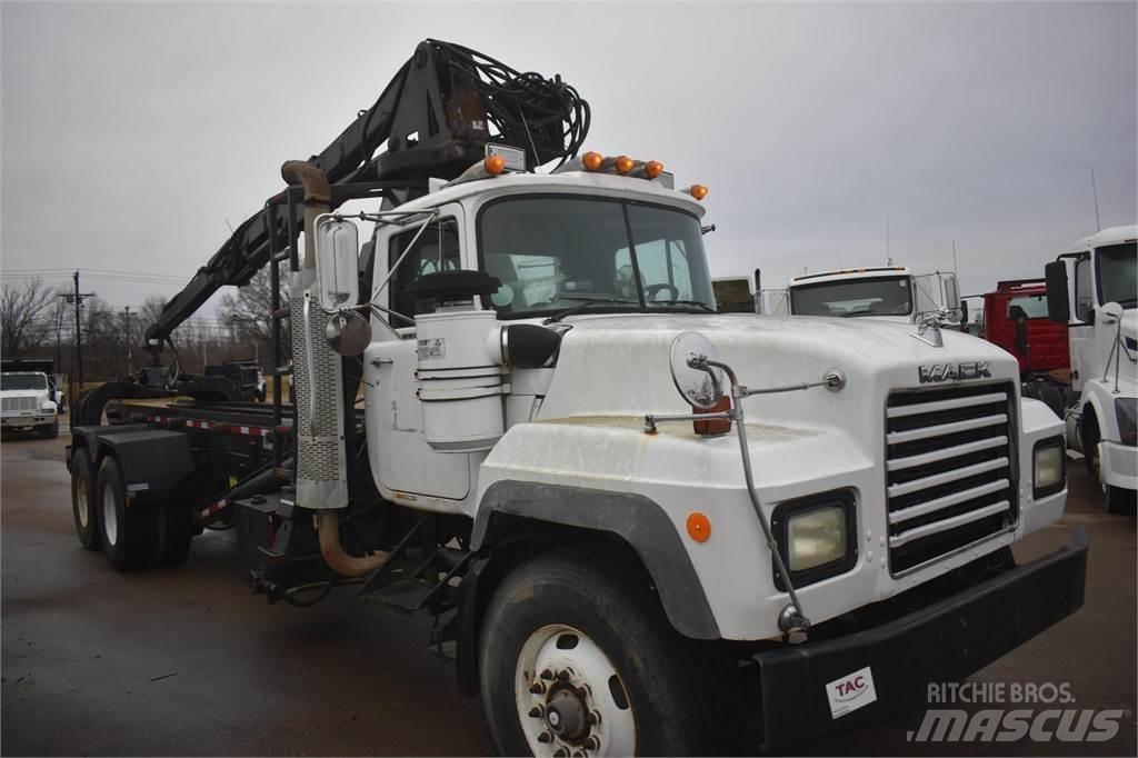 Mack RD688S Kranbilar