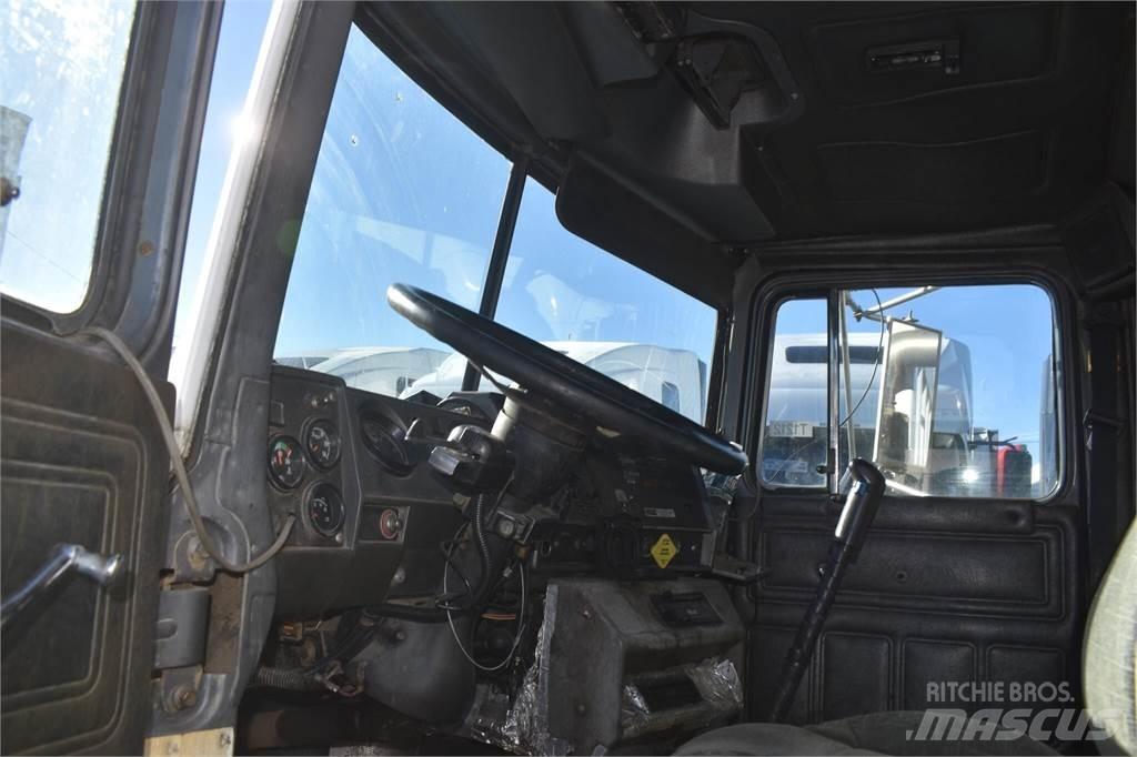 Mack RD688S Tippbilar