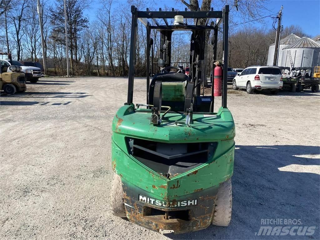 Mitsubishi FG30N Övriga motviktstruckar