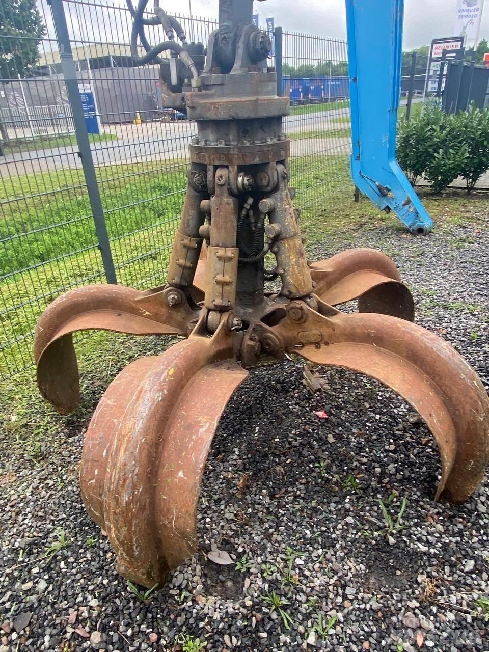 Sennebogen 818EM Avfalls / industri hantering