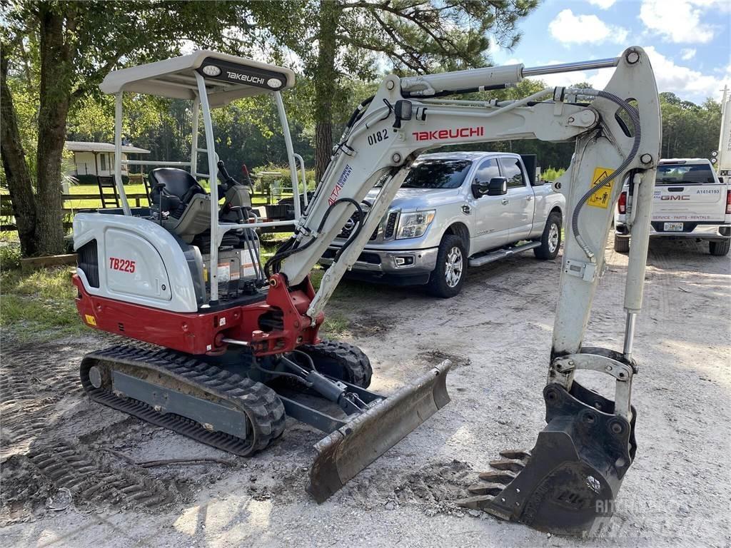 Takeuchi TB225 Minigrävare < 7t