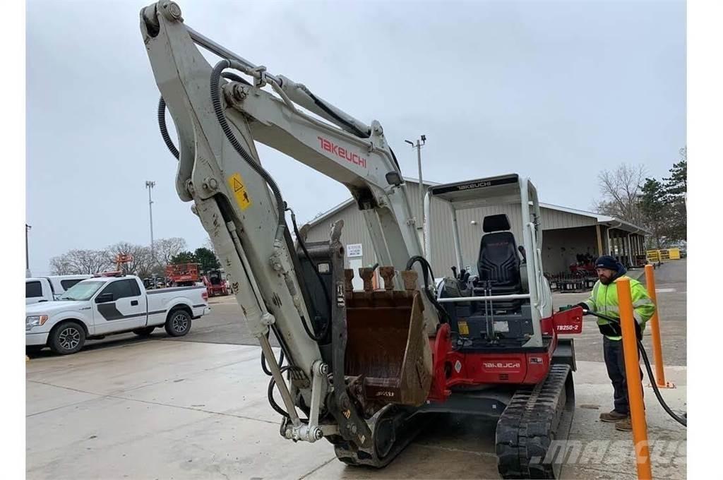 Takeuchi TB250-2 Minigrävare < 7t