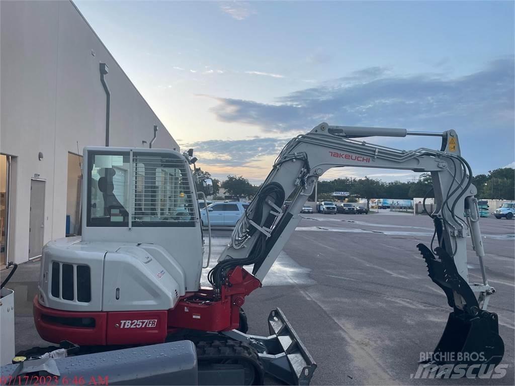 Takeuchi TB257FR Bandgrävare