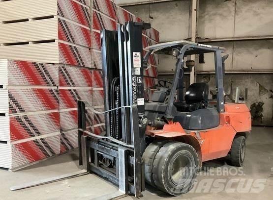 Toyota 7FDU45 Övriga motviktstruckar
