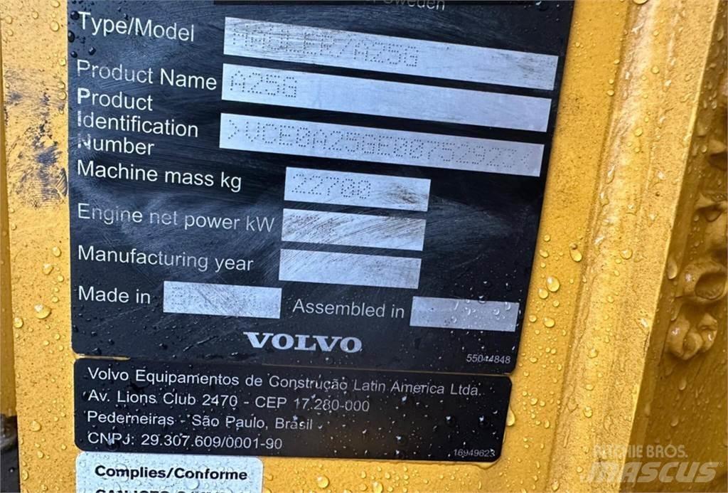 Volvo A25G Midjestyrd dumper