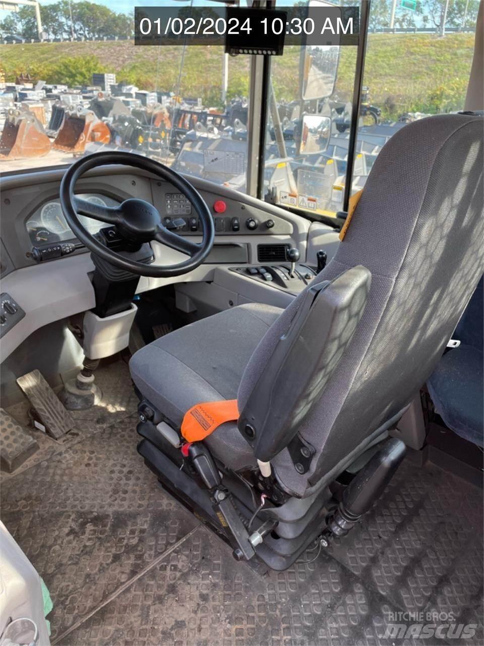 Volvo A30G Midjestyrd dumper