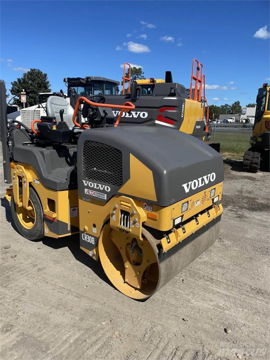 Volvo CR30B Kombivältar