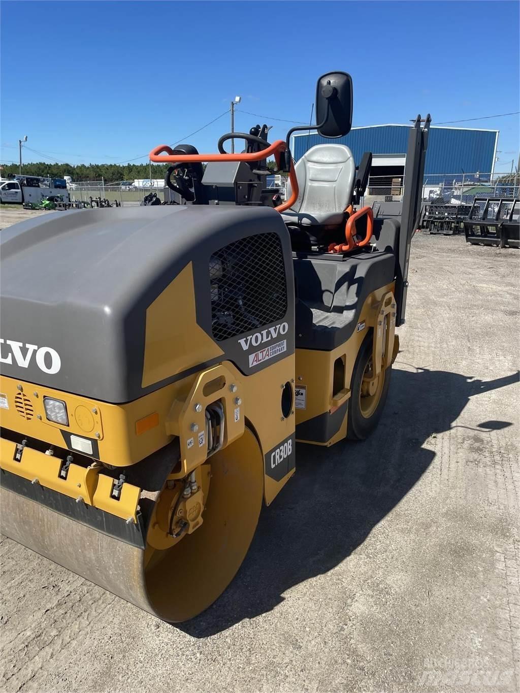 Volvo CR30B Kombivältar