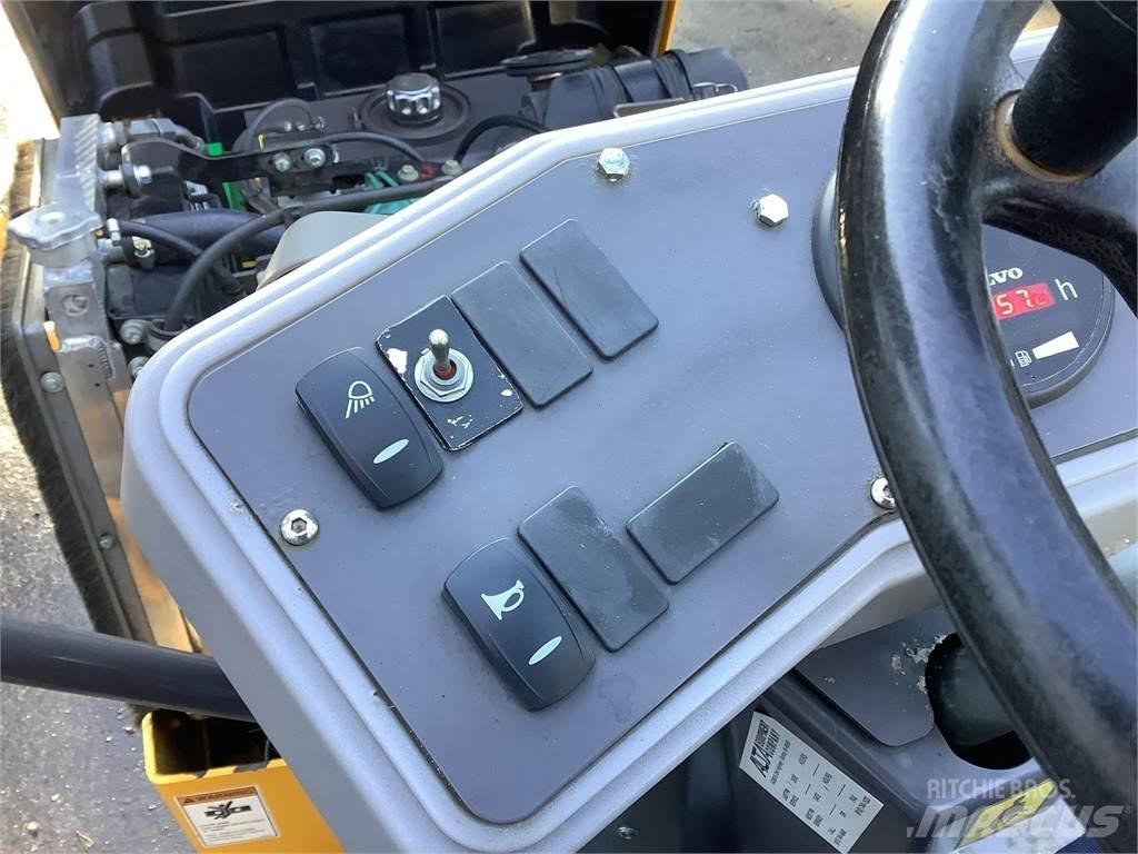 Volvo DD25B Tvåvalsvältar