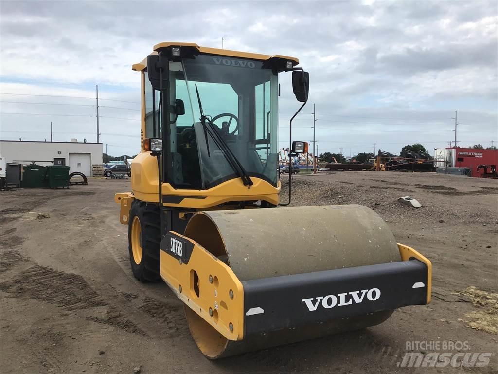 Volvo SD75B Tvåvalsvältar