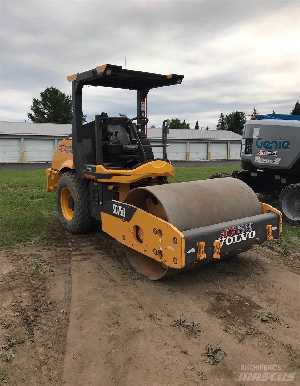 Volvo SD75B Tvåvalsvältar