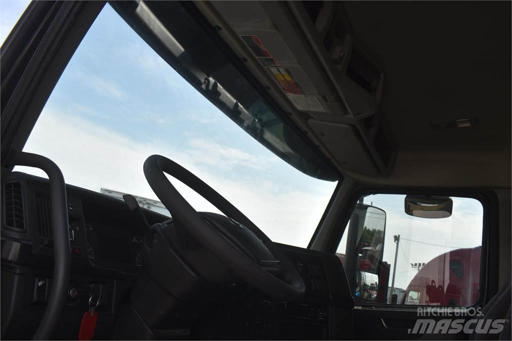 Volvo VHD104F300 Tippbilar