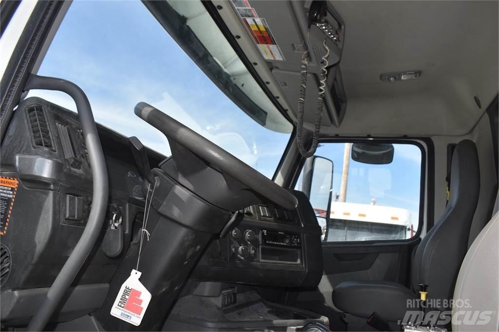 Volvo VHD84B300 Tippbilar