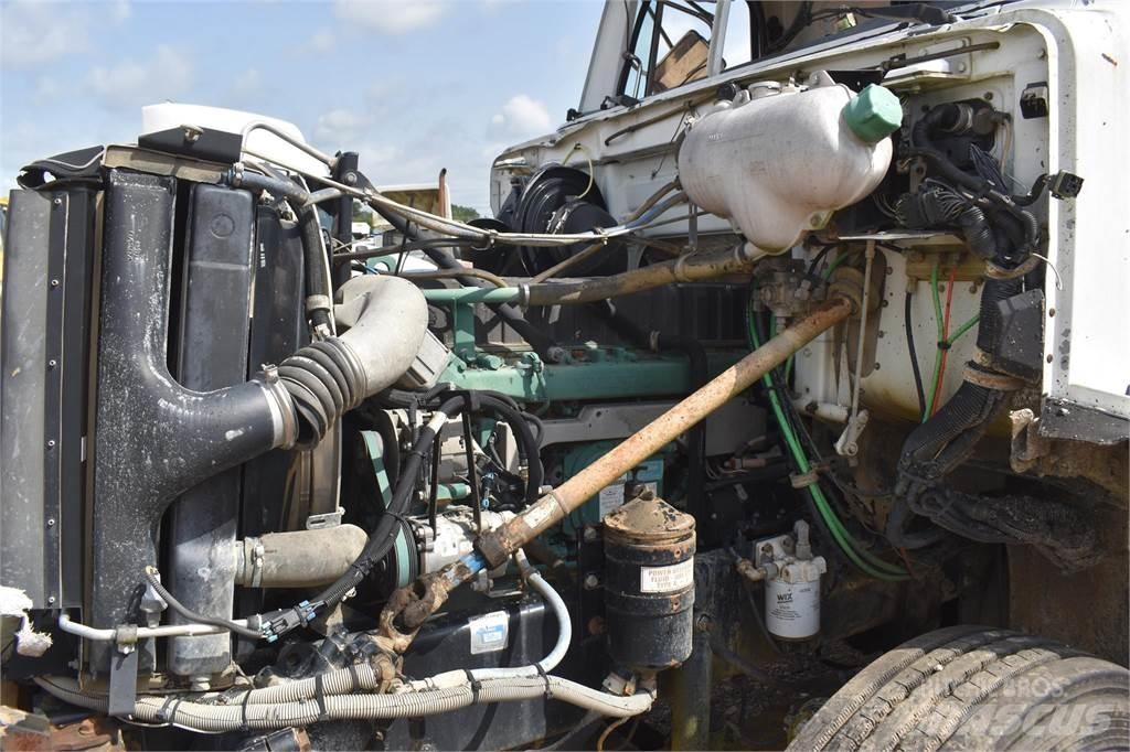 Volvo WG84B Tippbilar