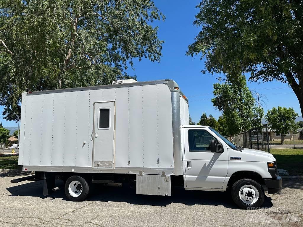 Ford E 450 SD Slamsugningsbil