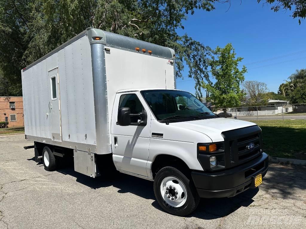 Ford E 450 SD Slamsugningsbil