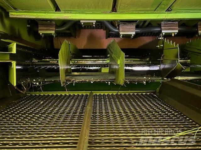 CLAAS Mega 208 Skördetröskor
