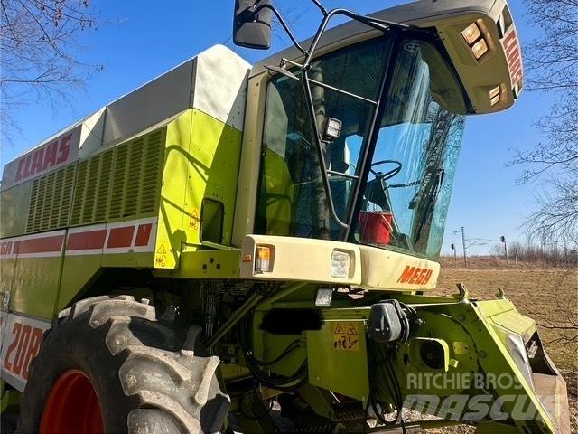 CLAAS Mega 208 Skördetröskor