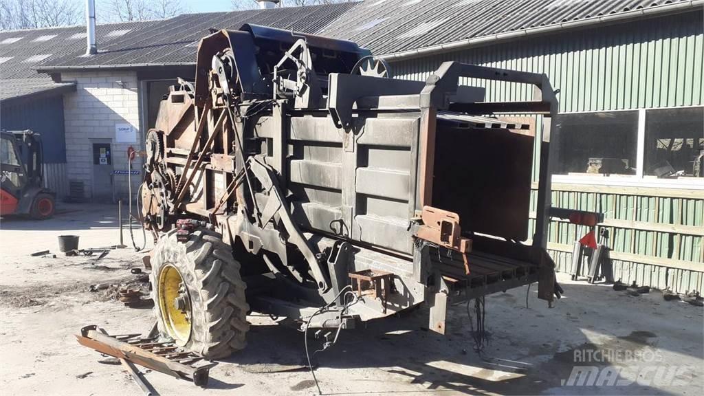 Fendt 12130N Traktorer