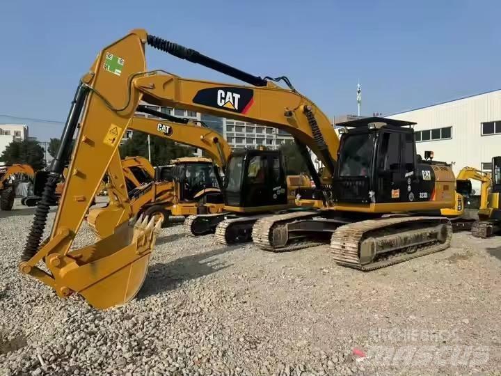 CAT CAT323D2L Bandgrävare