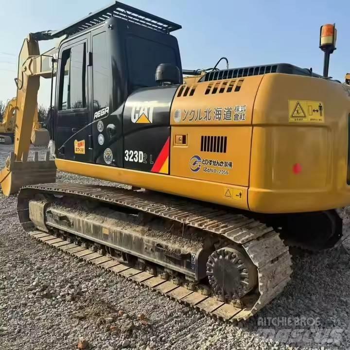CAT CAT323D2L Bandgrävare
