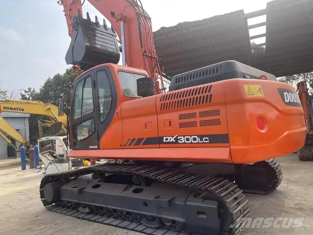 Doosan DX300LC Bandgrävare