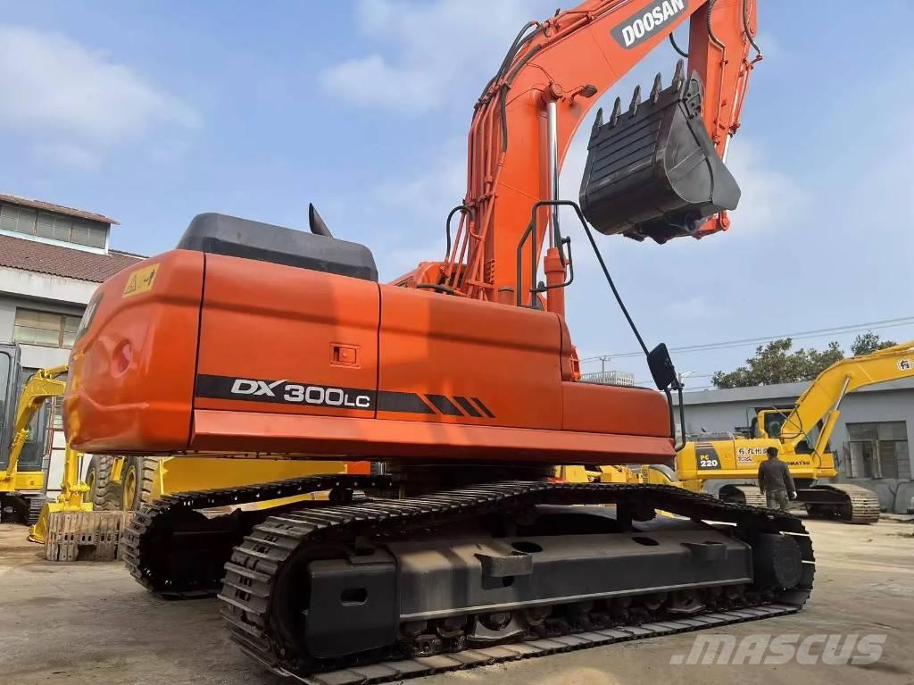 Doosan DX300LC Bandgrävare