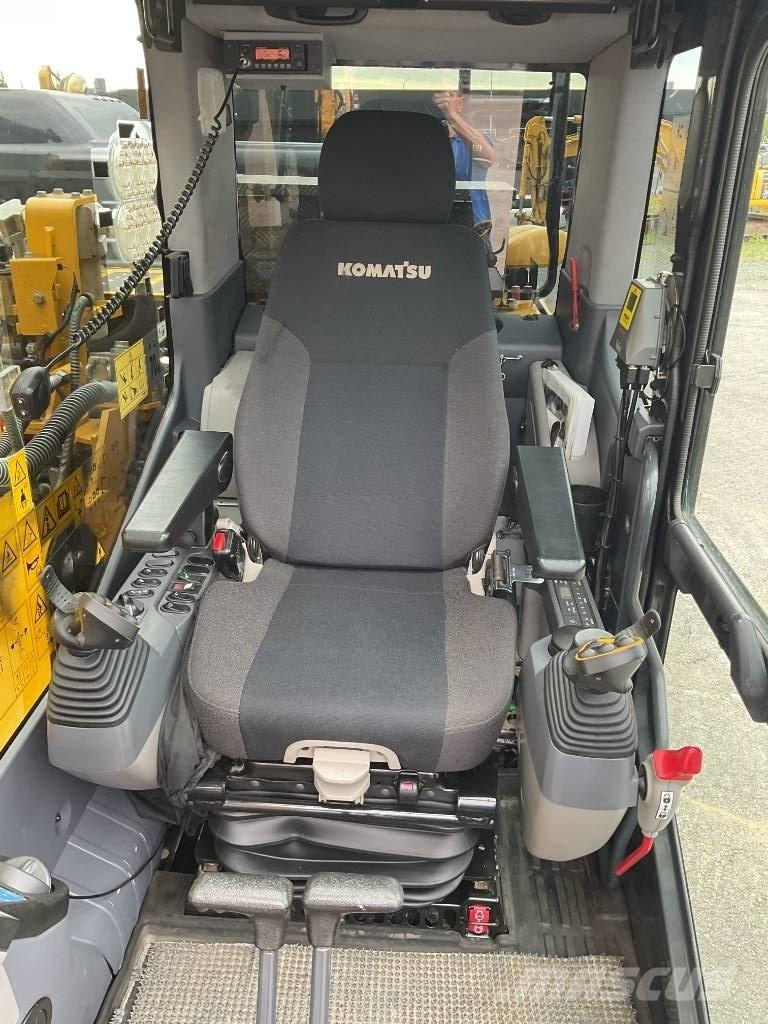 Komatsu PC240LC-11 Bandgrävare
