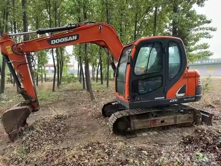 Doosan DX75 Bandgrävare