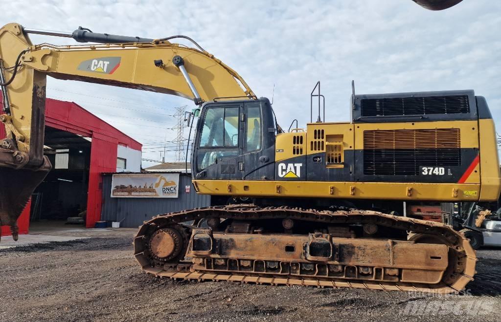 CAT 374 D L Bandgrävare
