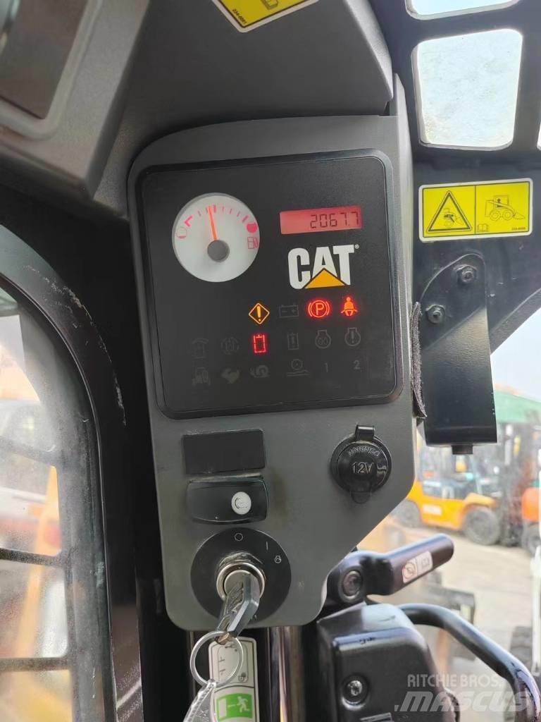 CAT 246 C Kompaktlastare