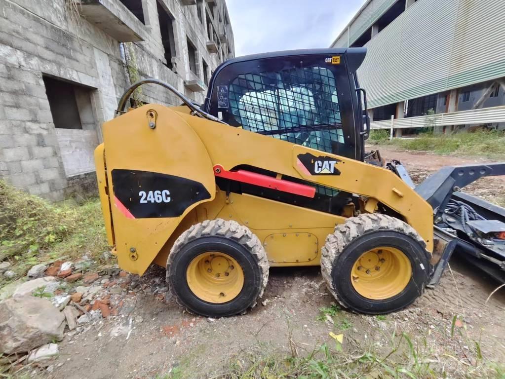 CAT 246C Kompaktlastare