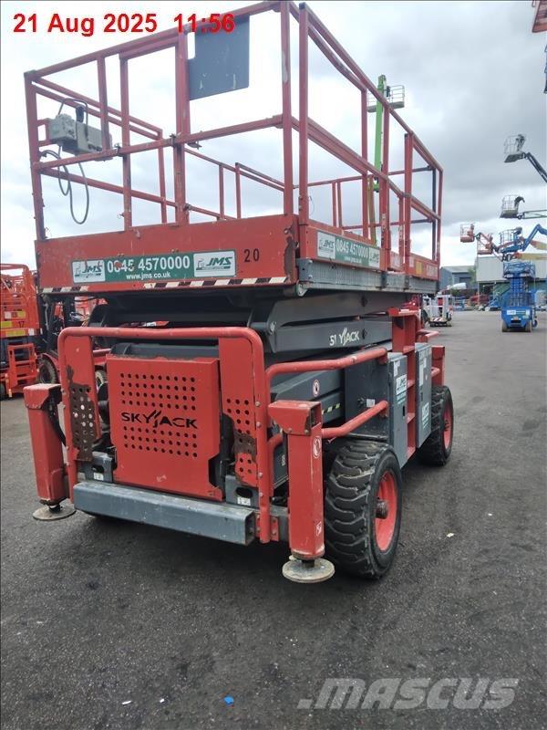 SkyJack SJ 8841 RT Saxliftar