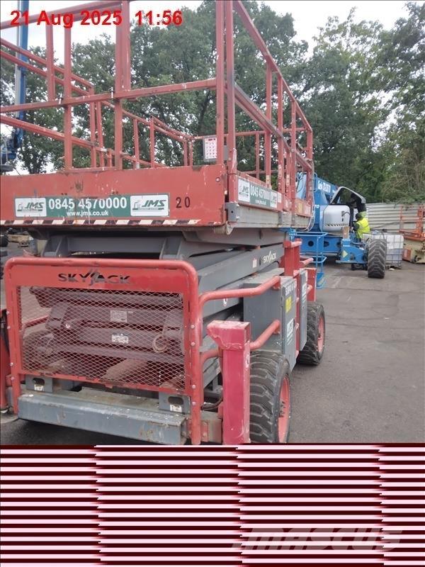 SkyJack SJ 8841 RT Saxliftar