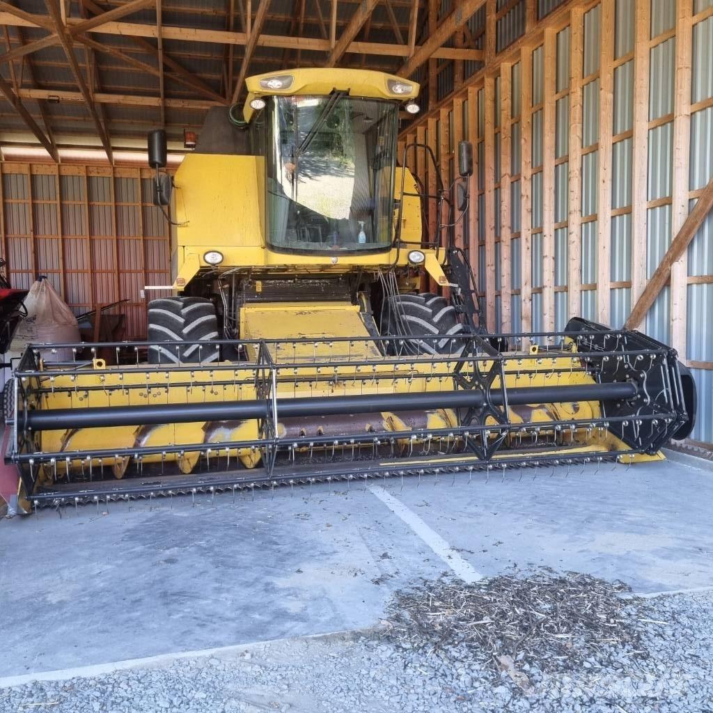 New Holland TC 5070 Skördetröskor