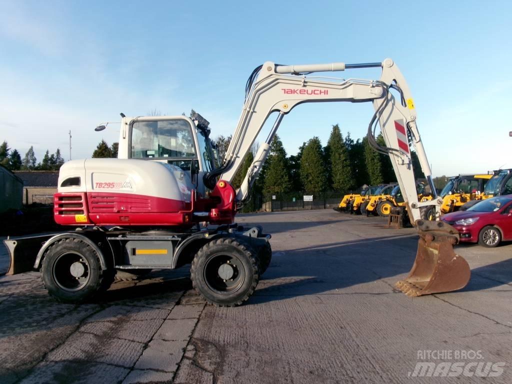 Takeuchi TB 295 W Hjulgrävare