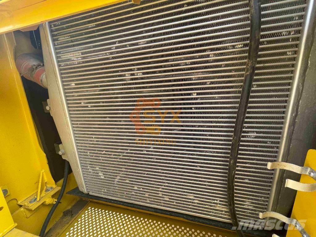 Komatsu PC 450 LC-8 Bandgrävare