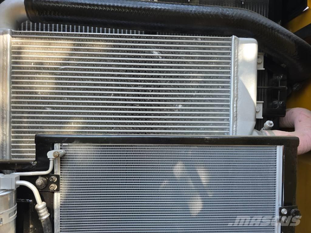 CAT 320D2 Bandgrävare