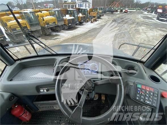 Bell B30E Midjestyrd dumper