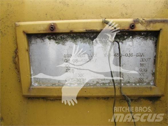 CAT 2395986 Skopor