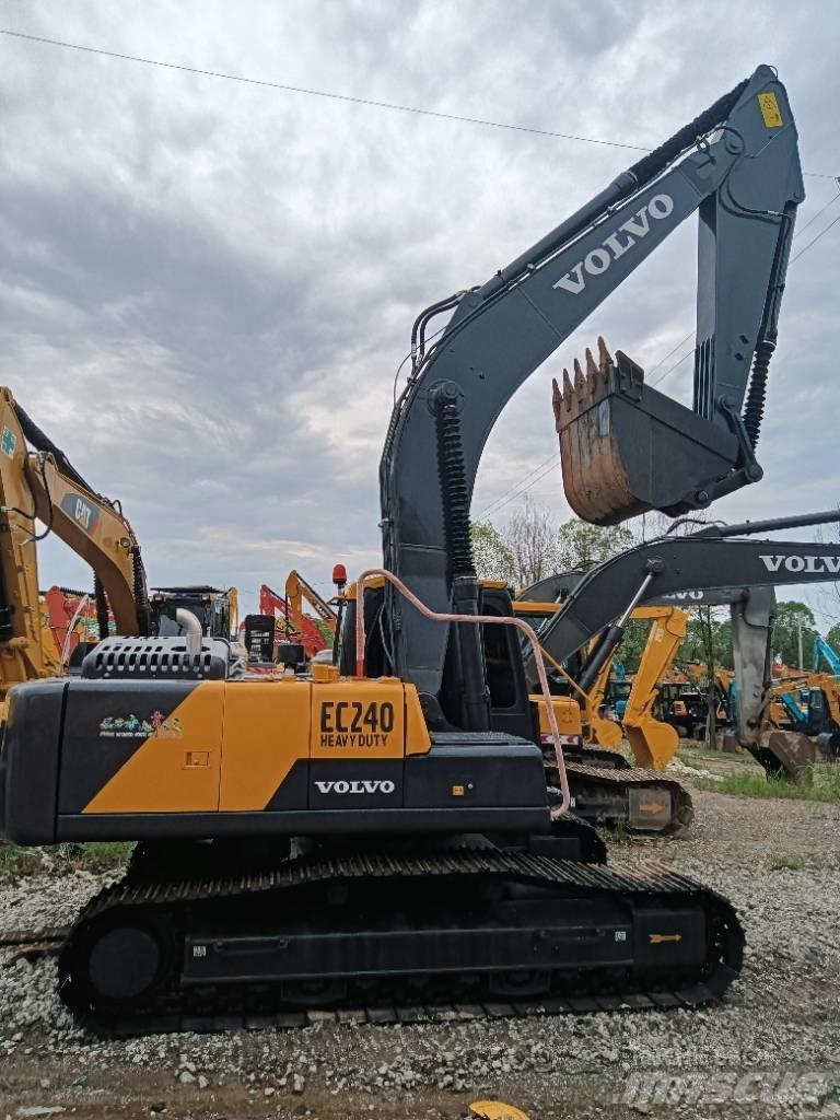 Volvo EC 240 Bandgrävare