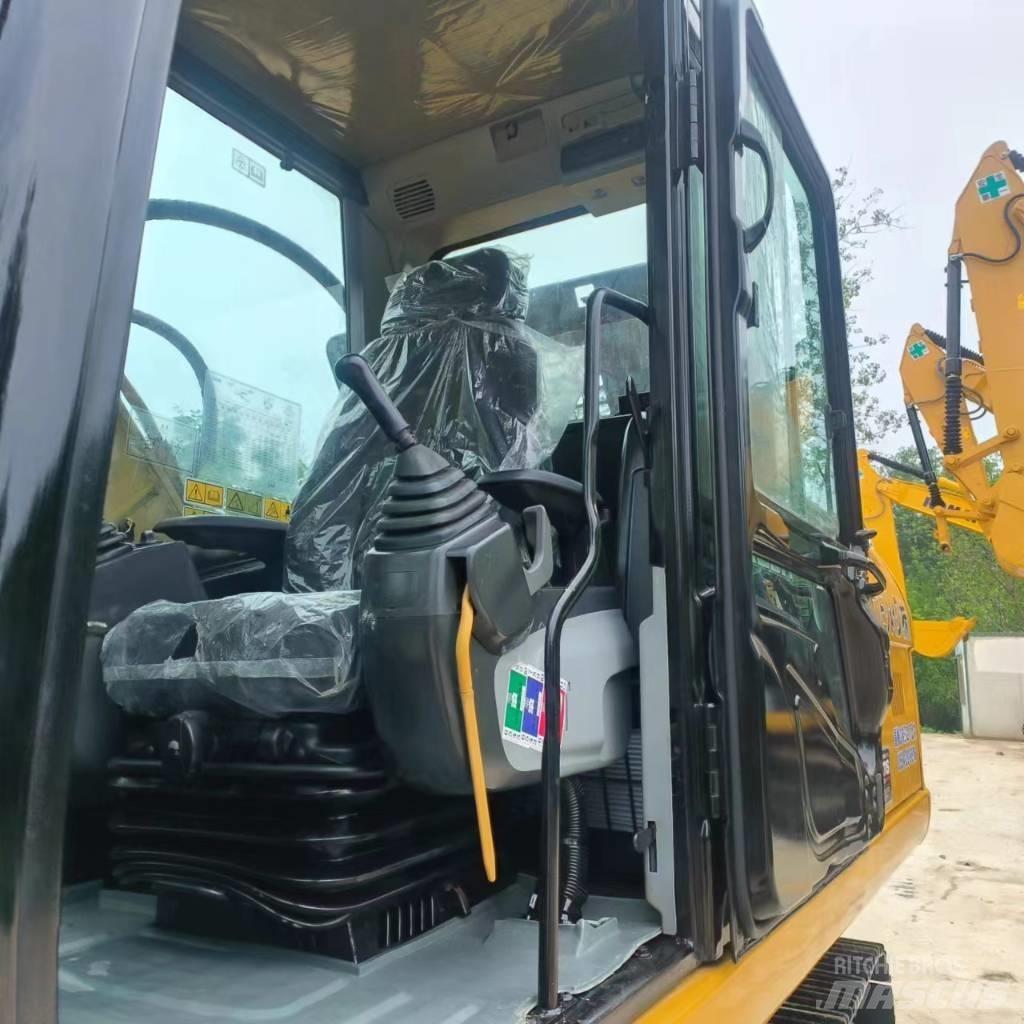 CAT 320 D 2 Midigrävmaskiner 7t - 12t