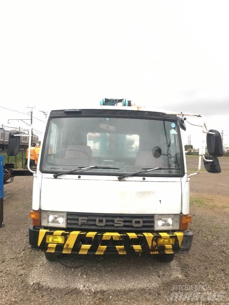 Mitsubishi DC-700BR Lastbilar med betongpump