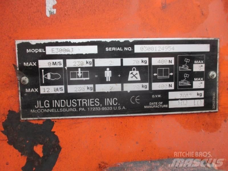 JLG E 300 AJ Bomliftar