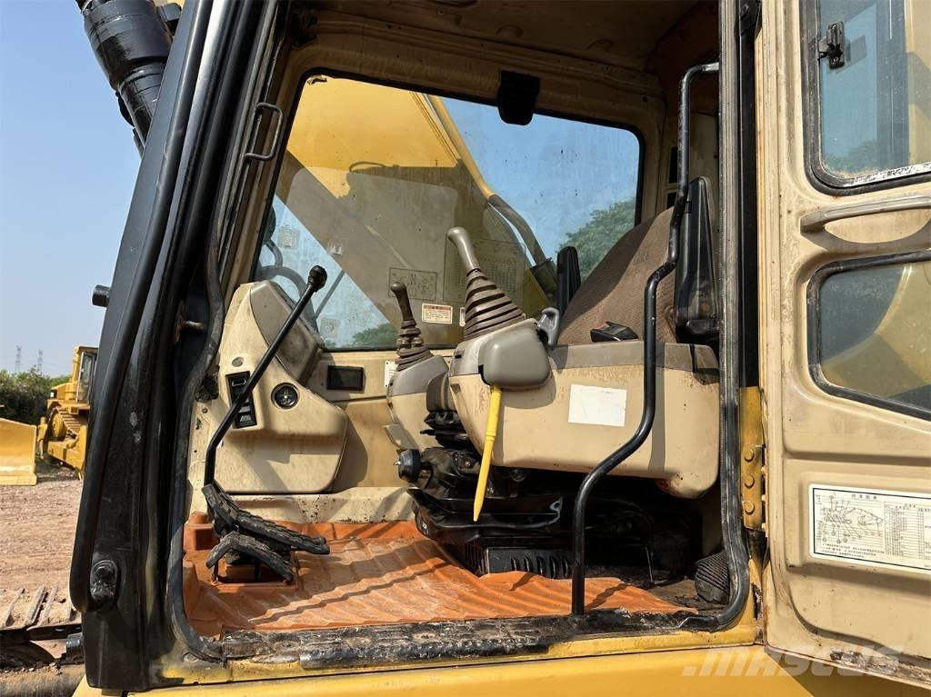 CAT 330BL Bandgrävare