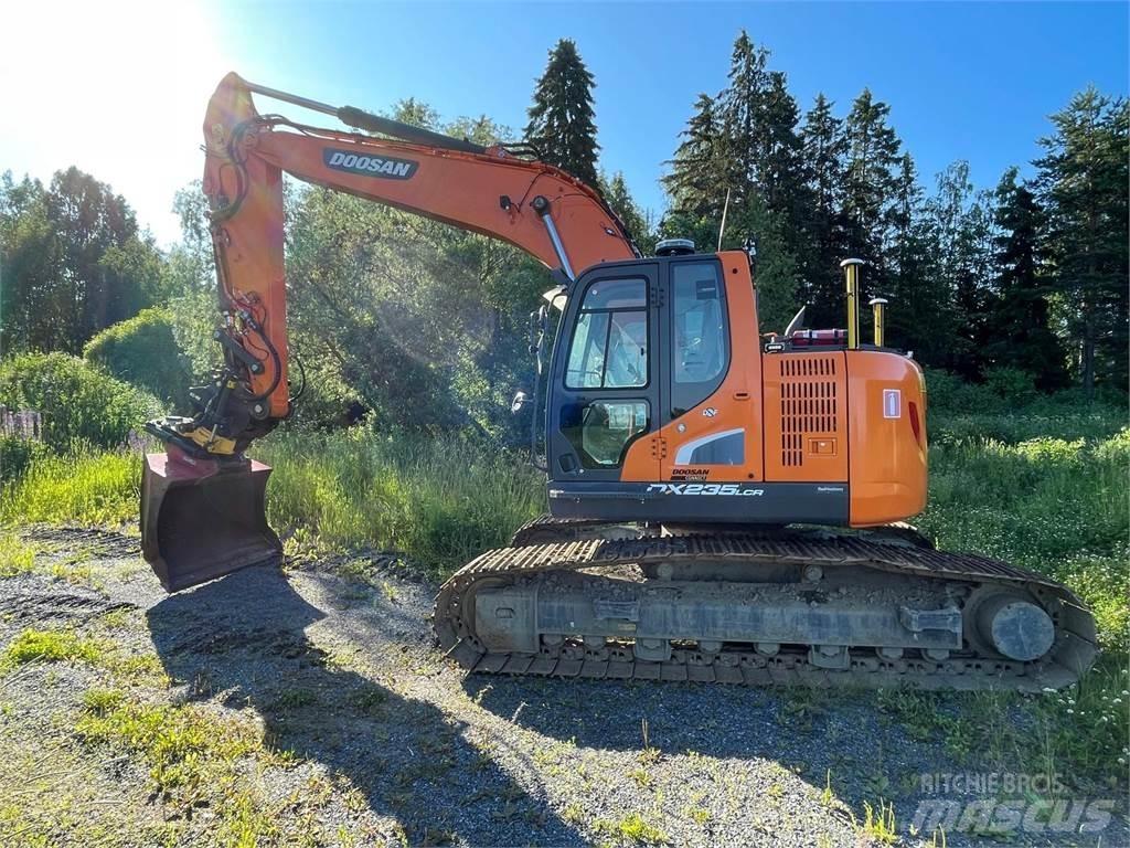 Doosan DX235 LRC Bandgrävare